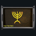 Menorah Flame Dienblad<br><div class="desc">Een bruine en gouden digitale weergave van de Joodse zevenvertakte menora (Hebreeuws: מְנוֹרָה). Aanpassen door uw eigen tekst toe te voegen. De zeven vertakte menora, gebruikt in het draagbare heiligdom dat door Mozes in de wildernis en later in de Tempel in Jeruzalem is opgezet, is sinds de oudheid een symbool...</div>