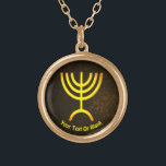 Menorah Flame Goud Vergulden Ketting<br><div class="desc">Een digitale weergave van de joodse zeven-vertakte menorah (Hebreeuws: מְ נ רָ ‎). De zeven-vertakte menorah, die wordt gebruikt in het draagbaar toevluchtsoord dat door Mozes in de wildernis en later in de tempel in Jeruzalem is opgezet, is sinds de oudheid een symbool van het jodendom en is het symbool...</div>