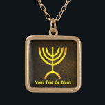Menorah Flame Goud Vergulden Ketting<br><div class="desc">Een digitale weergave van de joodse zeven-vertakte menorah (Hebreeuws: מְ נ רָ ה ‎). De zeven-vertakte menorah, die wordt gebruikt in het draagbaar toevluchtsoord dat door Mozes in de wildernis en later in de tempel in Jeruzalem is opgezet, is sinds de oudheid een symbool van het jodendom en is het...</div>