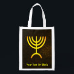 Menorah Flame Herbruikbare Boodschappentas<br><div class="desc">Een bruine en gouden digitale weergave van de joodse zeven-vertakte menorah (Hebreeuws: מְ נ וֹ ה ‎). Voeg je eigen tekst toe. De zeven-vertakte menorah, die wordt gebruikt in het draagbaar toevluchtsoord dat door Mozes in de wildernis en later in de tempel in Jeruzalem is opgezet, is sinds de oudheid...</div>