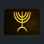 Menorah Flame Magneet<br><div class="desc">Een digitale weergave van de joodse zeven-vertakte menorah (Hebreeuws: מְ נ רָ ה ‎). De zeven-vertakte menorah, die wordt gebruikt in het draagbaar toevluchtsoord dat door Mozes in de wildernis en later in de tempel in Jeruzalem is opgezet, is sinds de oudheid een symbool van het jodendom en is het...</div>