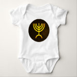 Menorah Flame Romper<br><div class="desc">Een digitale weergave van de joodse zeven-vertakte menorah (Hebreeuws: מְ נ רָ ה ‎). De zeven-vertakte menorah, die wordt gebruikt in het draagbaar toevluchtsoord dat door Mozes in de wildernis en later in de tempel in Jeruzalem is opgezet, is sinds de oudheid een symbool van het jodendom en is het...</div>