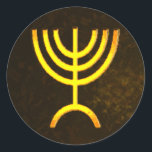 Menorah Flame Ronde Sticker<br><div class="desc">Een digitale weergave van de joodse zeven-vertakte menorah (Hebreeuws: מְ נ רָ ה ‎). De zeven-vertakte menorah, die wordt gebruikt in het draagbaar toevluchtsoord dat door Mozes in de wildernis en later in de tempel in Jeruzalem is opgezet, is sinds de oudheid een symbool van het jodendom en is het...</div>