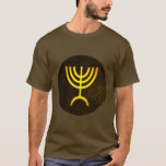 Menorah Flame T-shirt<br><div class="desc">Een digitale weergave van de joodse zeven-vertakte menorah (Hebreeuws: מְ נ רָ ה ‎). De zeven-vertakte menorah, die wordt gebruikt in het draagbaar toevluchtsoord dat door Mozes in de wildernis en later in de tempel in Jeruzalem is opgezet, is sinds de oudheid een symbool van het jodendom en is het...</div>