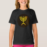 Menorah Flame T-shirt<br><div class="desc">Een digitale weergave van de joodse zeven-vertakte menorah (Hebreeuws: מְ נ רָ ה ‎). De zeven-vertakte menorah, die wordt gebruikt in het draagbaar toevluchtsoord dat door Mozes in de wildernis en later in de tempel in Jeruzalem is opgezet, is sinds de oudheid een symbool van het jodendom en is het...</div>