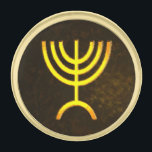 Menorah Flame Vergulde Reverspeld<br><div class="desc">Een bruine en gouden digitale weergave van de joodse zeven-vertakte menorah (Hebreeuws: מ נ ו ה ‎). De zeven-vertakte menorah, die wordt gebruikt in het draagbaar toevluchtsoord dat door Mozes in de wildernis en later in de tempel in Jeruzalem is opgezet, is sinds de oudheid een symbool van het jodendom...</div>