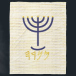 Menorah Fleece Deken<br><div class="desc">Menorah met Paleo Hebreeuwse letters.De achtergrond staat als volgt (in Paleo Hebreeuw 'YHUH Shalom Alaykim / YHUH's Peace are on you'). Personaliseer u door uw eigen naam toe te voegen. Om dit te maken, kunt u een eigen ontwerp maken: 'Klik om verder aan te passen' ... of 'breng dit ontwerp...</div>