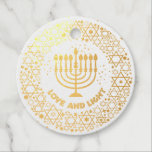 Menorah Hannukah Bedankjes Labels<br><div class="desc">Viel acht dagen en acht nachten van het festival van Lichten met Hanukkakaarten en geschenken. Het festival van de lichten is hier. Licht de menorah aan, speel met het droesdel en feast op latkes en sufganiyots. Viel de geest van Hanukkah met vrienden, familie en geliefden om hen Happy Hanukkah te...</div>