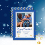 Menorah met Lights Happy Hanukkah Family Foto Feestdagenkaart<br><div class="desc">Ideaal voor het vieren van het hanukkaseizoen,  dit ontwerp kenmerkt onze originele menorah vector grafisch met de kalligrafie van de manuscripttekst,  "Happy Hanukkah"groet met uw familiefoto samen met uw uniek overseinen. Composietontwerp door vakantieharten Design (gereserveerde rechten).</div>