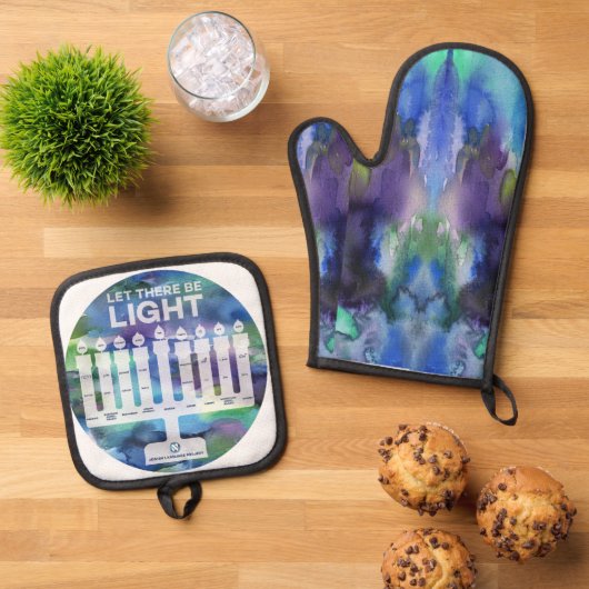 Menorah of Light - "Light" in 9 Jewish languages  Ovenwant & Pannenlap Set (Top down)