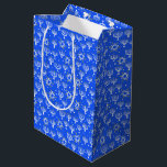 Menorah Star van David Hanukkah Pattern Blue Medium Cadeauzakje<br><div class="desc">Bekijk mijn winkel voor meer kleuren en design of laat me weten of je iets op maat wilt. Bedankt om met mij te winkelen!</div>