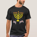 Menorah Video Game Controllers Gamer Hanukkah Boys T-shirt<br><div class="desc">Pak deze grappige Menorah Video Game Controllers T-Shirt als cadeau voor je joodse zoon of neef. Draai je droomtje met een Boys Chanokah-pyjama Jew Kerstmis PJ's Hebreeuwse kleding voor kinderen,  peuterjongen en jongens en heb een gelukkige Hannukah</div>