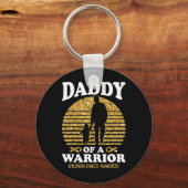 Mens Daddy Van Een Krijger Kinderkanker Bewustzijn Sleutelhanger (Voorkant)