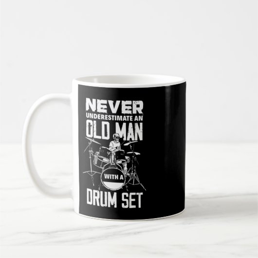 Mens Funny Never Underestimate An Old Man With A D Koffiemok (Links)