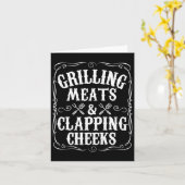 Mens Grilling Meats And Clapping Cheeks Funny Bbq  Kaart (Gele Bloem)