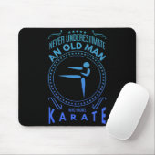 Mens Karate Graphic Never Underestimate An Old M T Muismat (Met muis)
