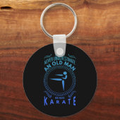 Mens Karate Graphic Never Underestimate An Old M T Sleutelhanger (Voorkant)