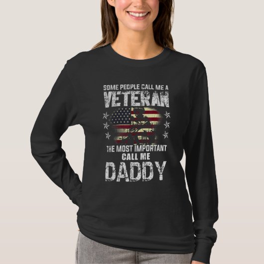 Mens Most Important Call Daddy American Proud Vete T-shirt (Voorkant)
