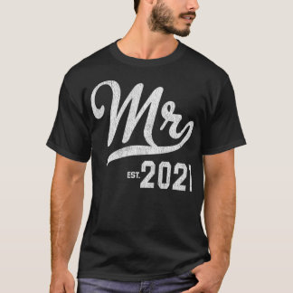 Mens Mr Est 2021 Wedding Engagement Newlywed Gift  T-shirt