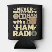 Mens Never Underestimate An Old Man With A Ham Rad Blikjeskoeler (Achterkant)