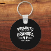 Mens Promoted To Grandpa Est 2026 New Grandpa Preg Sleutelhanger (Voorkant)