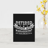 Mens Retired Under New Management Since 2022 Retir Kaart (Gele Bloem)