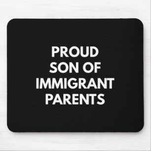 Mens trots zoon van immigrantouders - Nooit Trump Muismat