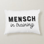 Mensch in Training Nursery Accent Pillow Accent Kussen<br><div class="desc">Deze schattige Jiddish-kussen zijn perfect voor de kinderkamer van je zoon!</div>