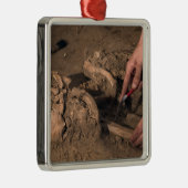 Menselijke resten metalen ornament (Rechts)