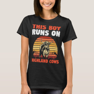 Mensen Deze Jongen Loopt Op Schotse Hooglanders T-shirt