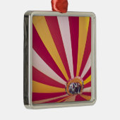 Mensen die een hete luchtballon vullen, Fort Colli Metalen Ornament (Rechts)