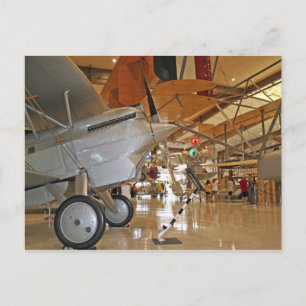Mensen die het National Museum of Naval Aviation b Briefkaart