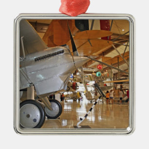 Mensen die het National Museum of Naval Aviation b Metalen Ornament