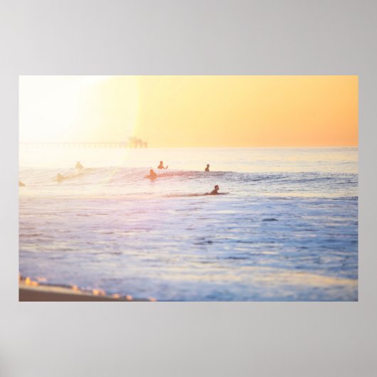 Mensen die op het strand surfen poster (Voorkant)