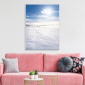 Mensen die over sneeuw lopen, IJsland Canvas Afdruk (Insitu (Woonkamer))