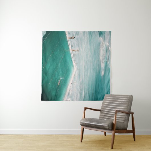 Mensen die staan en zwemmen in zwembad besi wandkleed (In Situ (horizontaal))