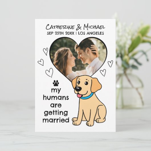 Mensen gaan trouwen met labrador hond handgetekend save the date (Staand voorkant)