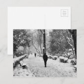 Mensen in het park op sneeuwwinterdag briefkaart (Voorkant / Achterkant)