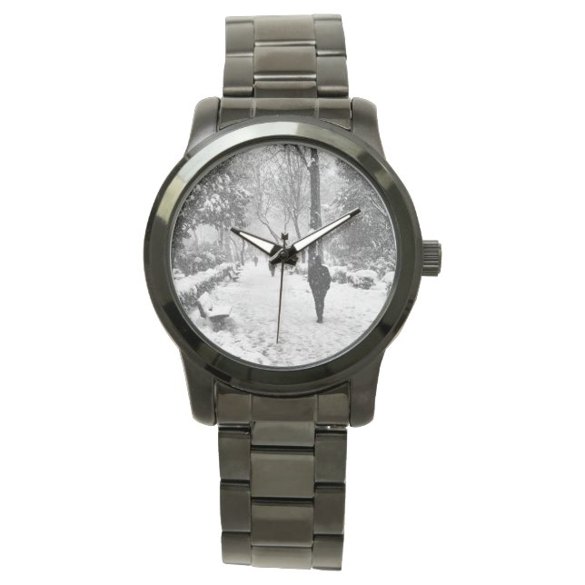 Mensen in het park op sneeuwwinterdag horloge (Voorkant)