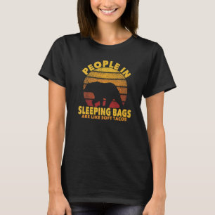 Mensen in slaapzakken zijn net een soort zachte ta t-shirt