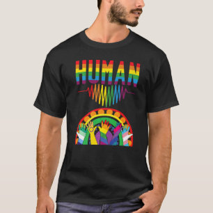 Mensen met hartslag en handen met vlaggen in de la t-shirt