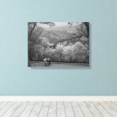 Mensen met paraplu's canvas afdruk (Insitu (Houten vloer))