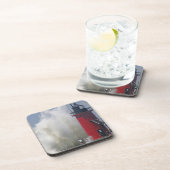 Mensen op een steiger kijken naar grote golven in drankjes onderzetter (Rechterzijde)