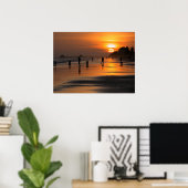 Mensen op het strand aan de oceaan poster (Thuiskantoor)