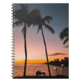 Mensen op het strand bij zee notitieboek (Voorkant)