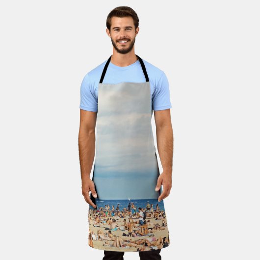 Mensen op het strand op bruin zand schort (Gedragen)