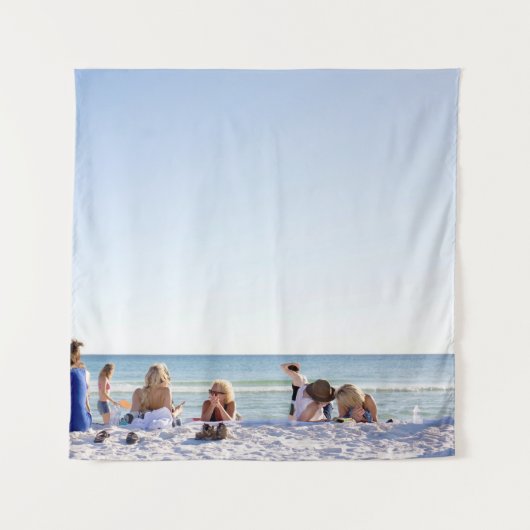 Mensen op witte zanden op het strand wandkleed (Voorkant)