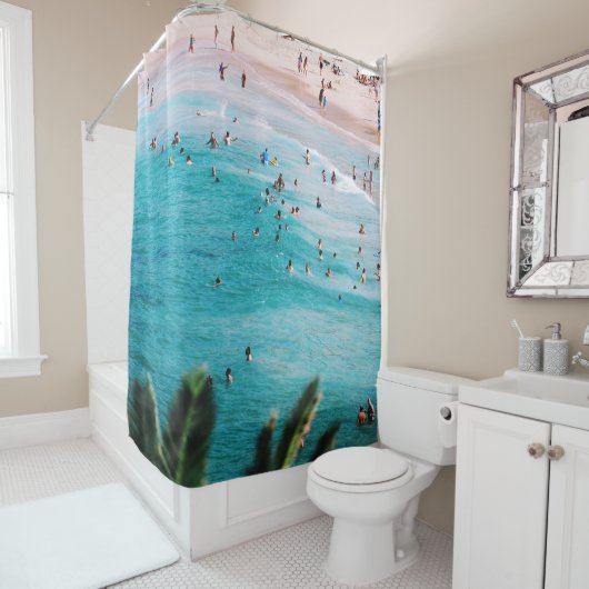 Mensen zwemmen op het strand douchegordijn (In situ)