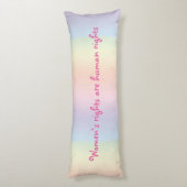 Mensenrechten: Rainbow Pillow Lichaamskussen (Achterkant (Verticaal))