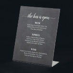 Menu Chalkboard Calligraphy Wedding Bar Reclamebord Met Voetstuk<br><div class="desc">Moderne en elegante vormgeving gedrukte Chalkboard Calligraphy Wedding Bar Menu Pedestal Sign die kan worden aangepast met jouw tekst. Bekijk de grafische kunstontwerpopslag voor andere producten die bij dit ontwerp passen!</div>